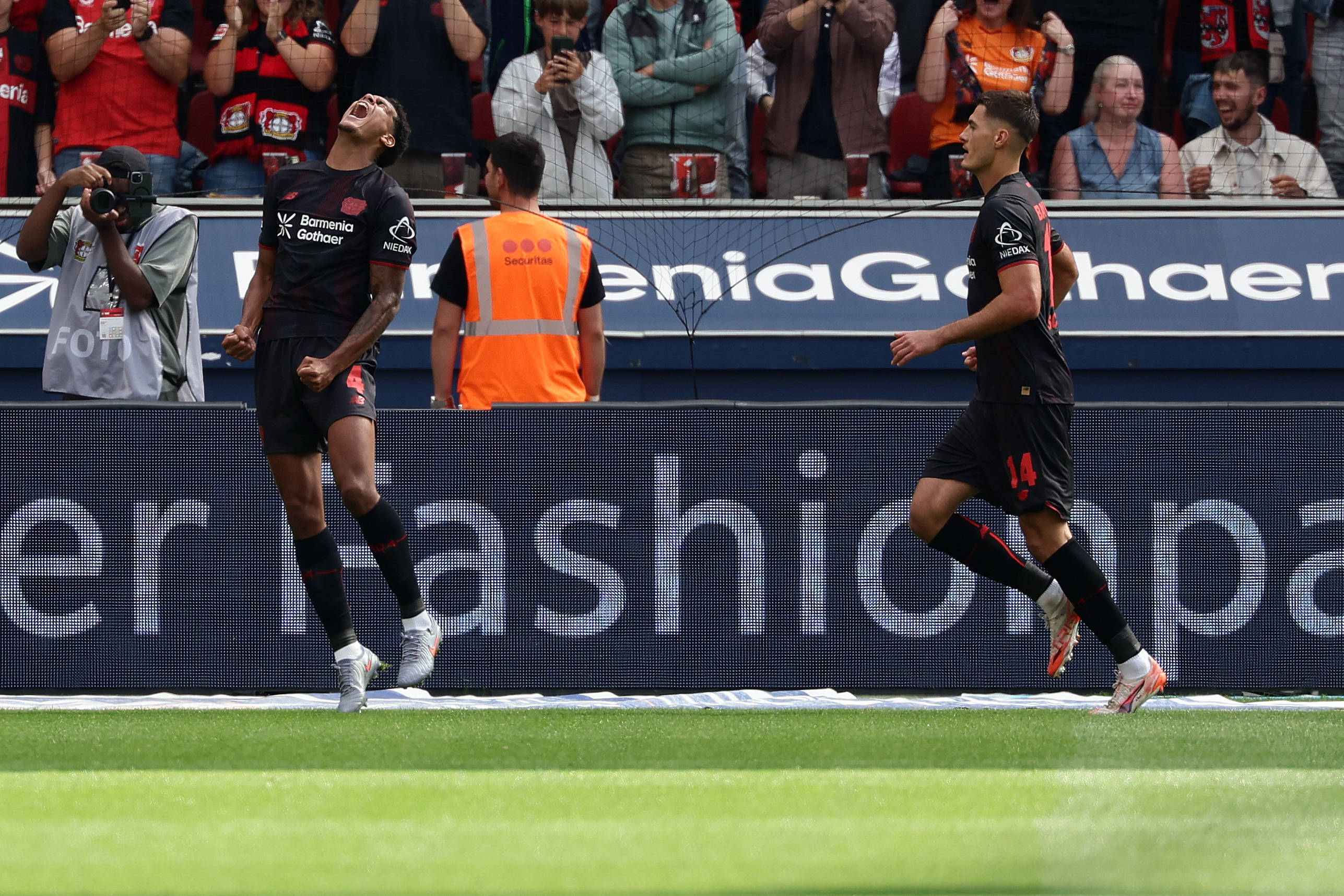 (体育)足球——德甲:勒沃库森不敌霍芬海姆