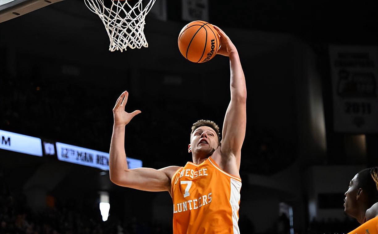 波兰内线新秀签约费城76人,或缺席欧洲杯