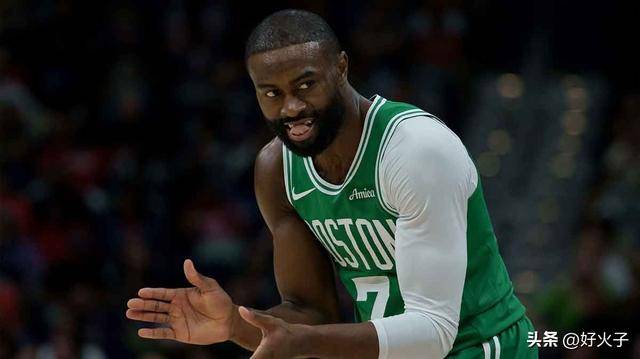 搞笑，杰伦·布朗因发际线问题向勒布朗·詹姆斯发出“红色警报”