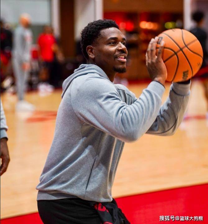 险胜独行侠,火箭队变阵!全新首发出炉,轮换人数+1,老射手出战