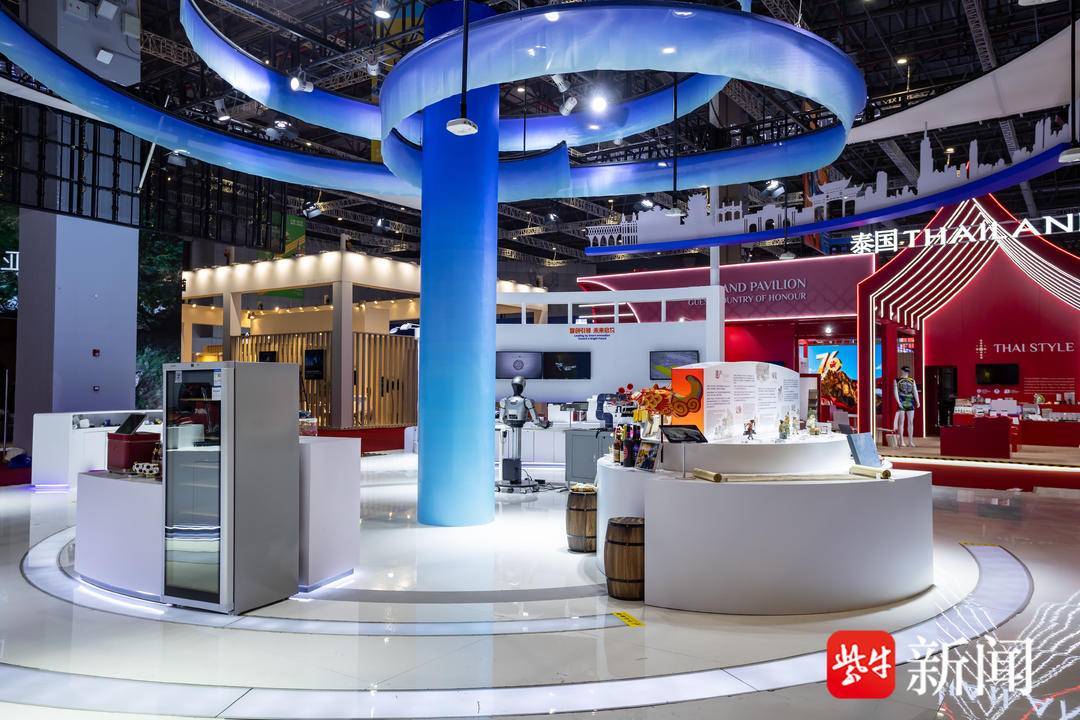 双城匠心，共赢未来：南京与斯图加特友城合作三十周年成果展亮相进博会