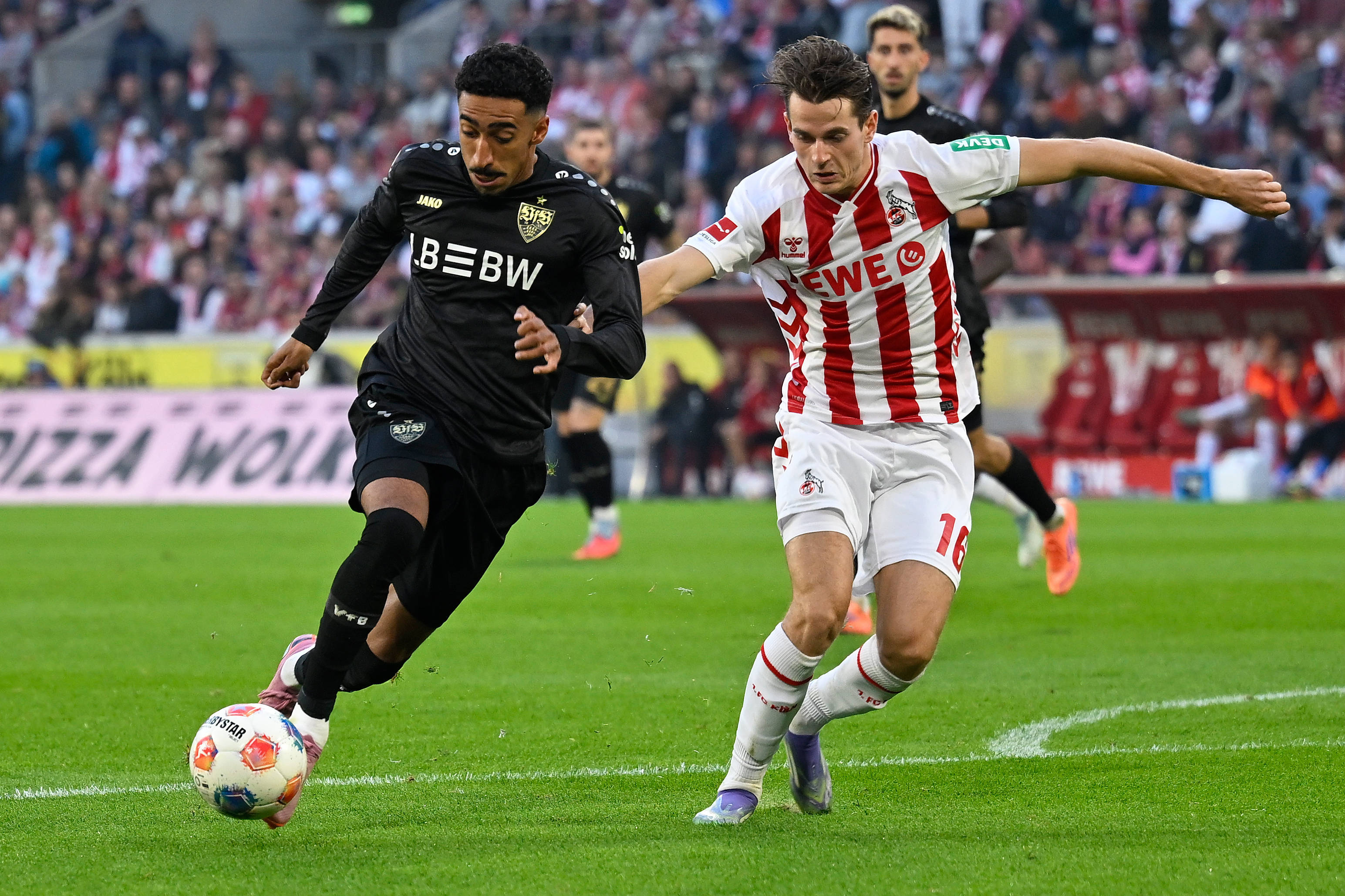 (体育)足球——德甲:斯图加特胜科隆