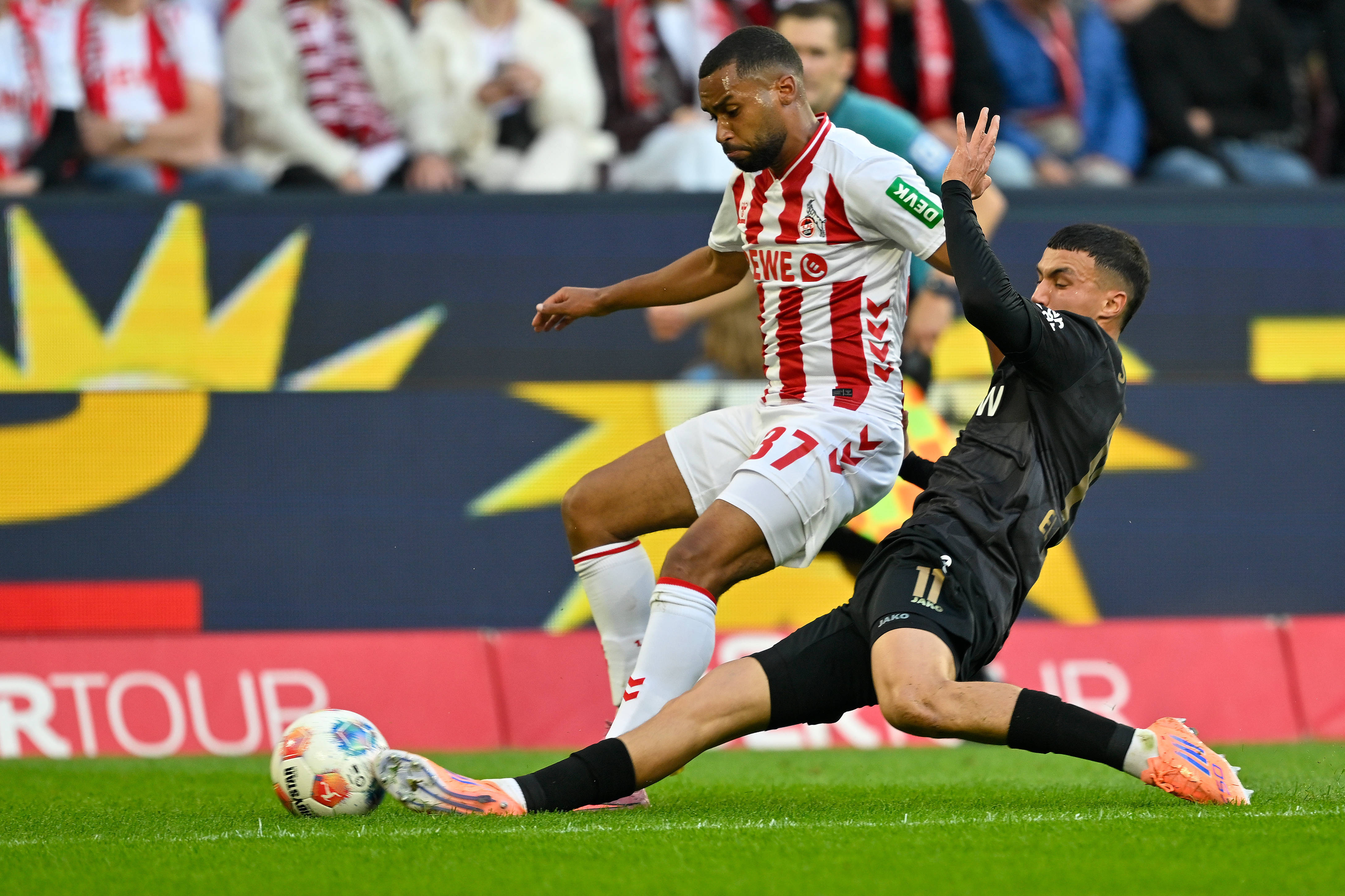 (体育)足球——德甲:斯图加特胜科隆