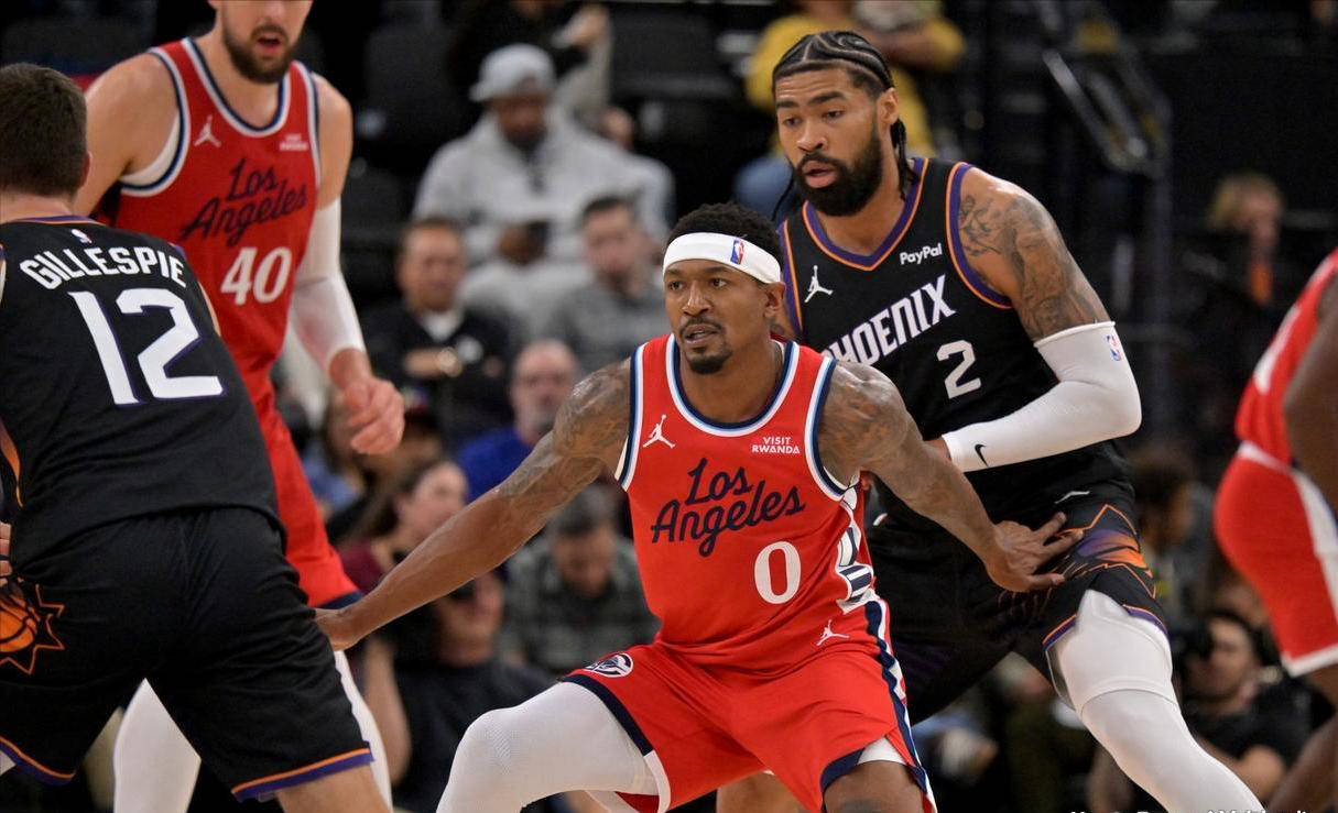 洛杉矶快船困境重重,哈登面临抉择