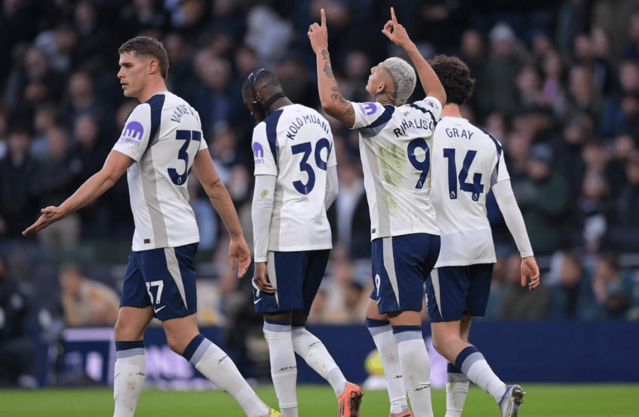 英超劲旅完胜：终结5场不胜，积分追平曼联，距离欧冠区3分