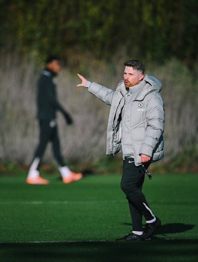 切尔西客战曼城，元旦主帅下课影响大，临时主帅如何应对6分战