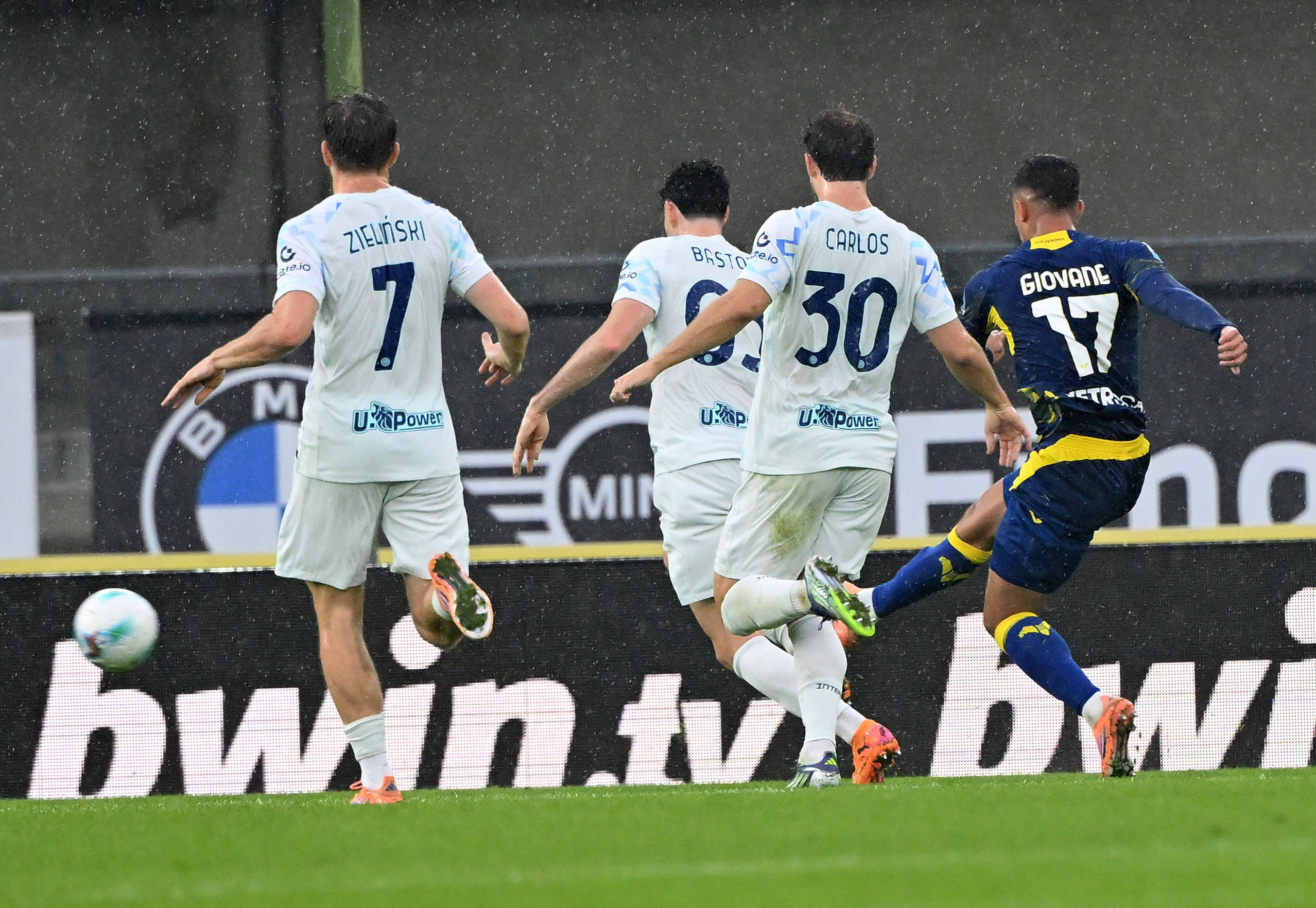 （体育）足球——意甲：国际米兰胜维罗纳