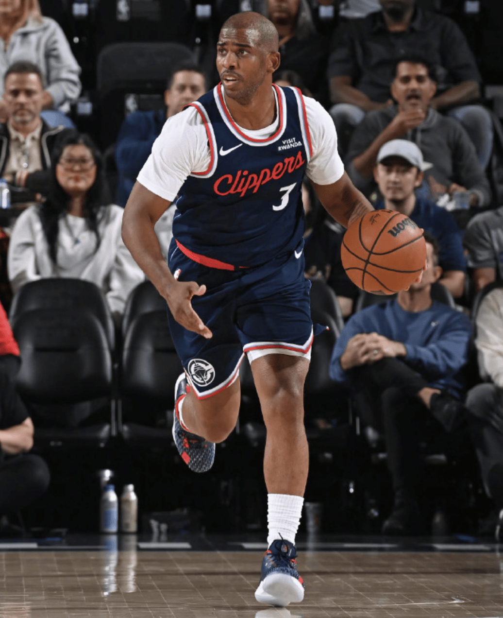 突发！詹姆斯留在湖人了！骑士招募詹姆斯！