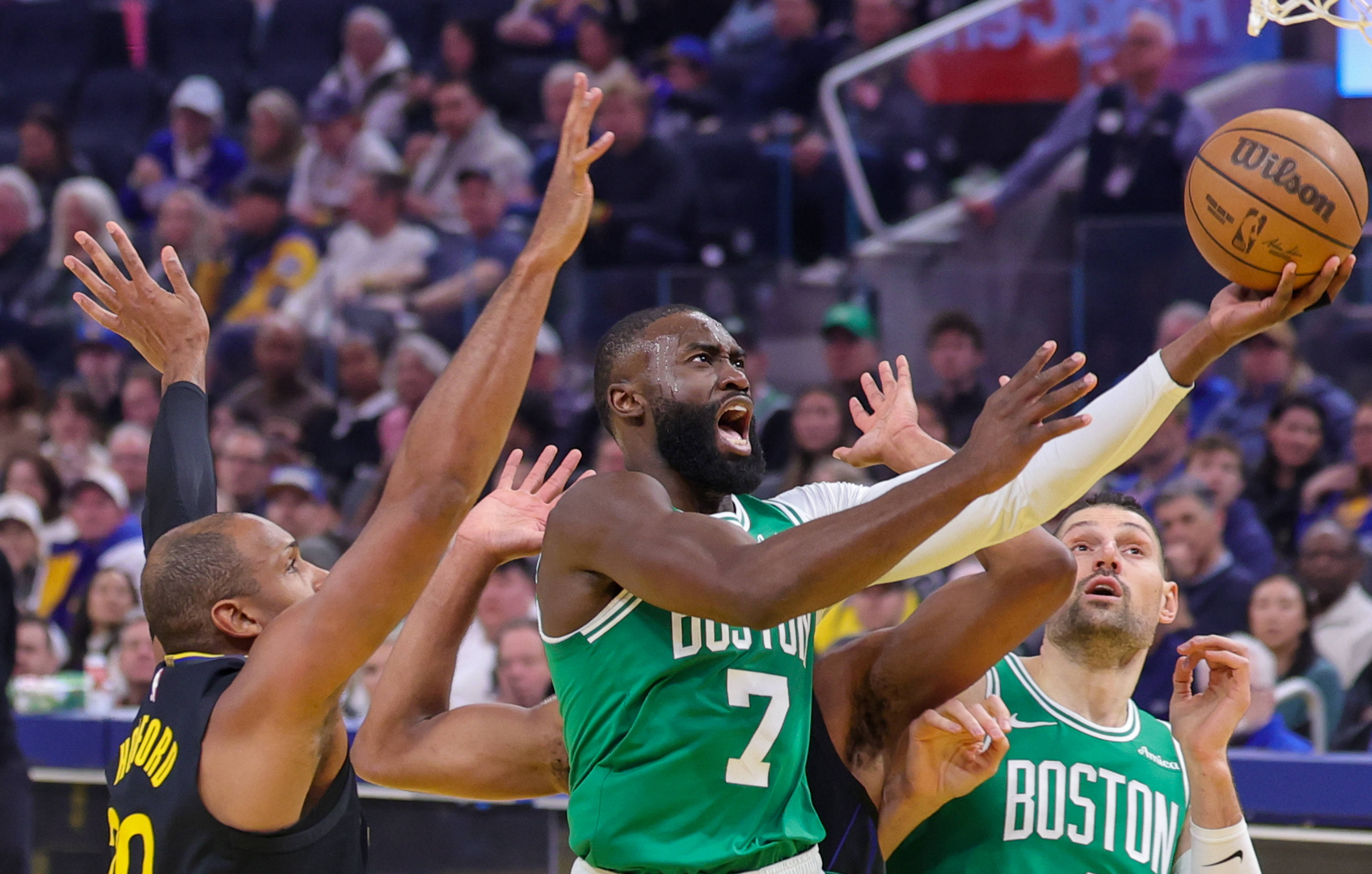 （体育）篮球——NBA常规赛：勇士不敌凯尔特人